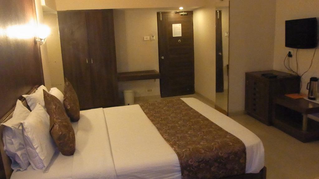 Hotel Eden Ahmedabad Zimmer foto
